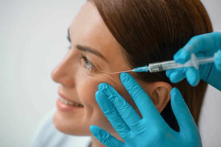 Reduce crow’s feet with anti-wrinkle injections in Kingston, serving Hobart suburbs.